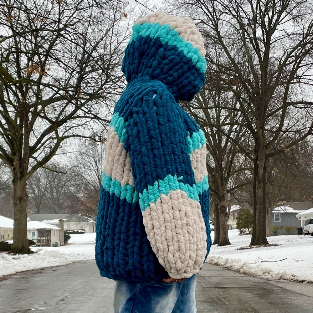 Luxury fuzzy Chunky Hoodie/Pullover - Picture 3 of 3